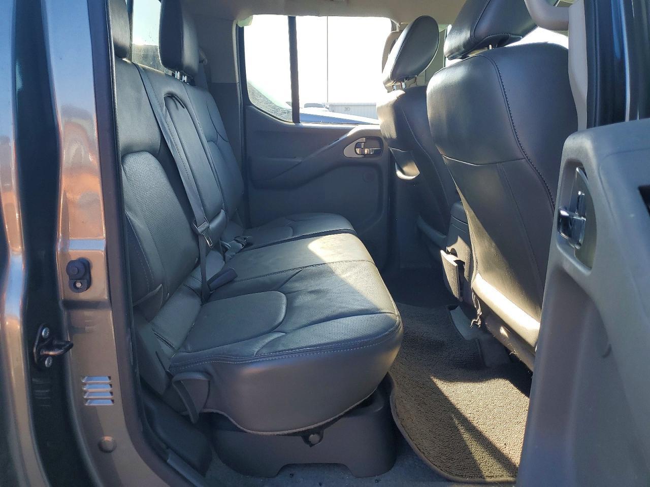 2016 NISSAN Frontier