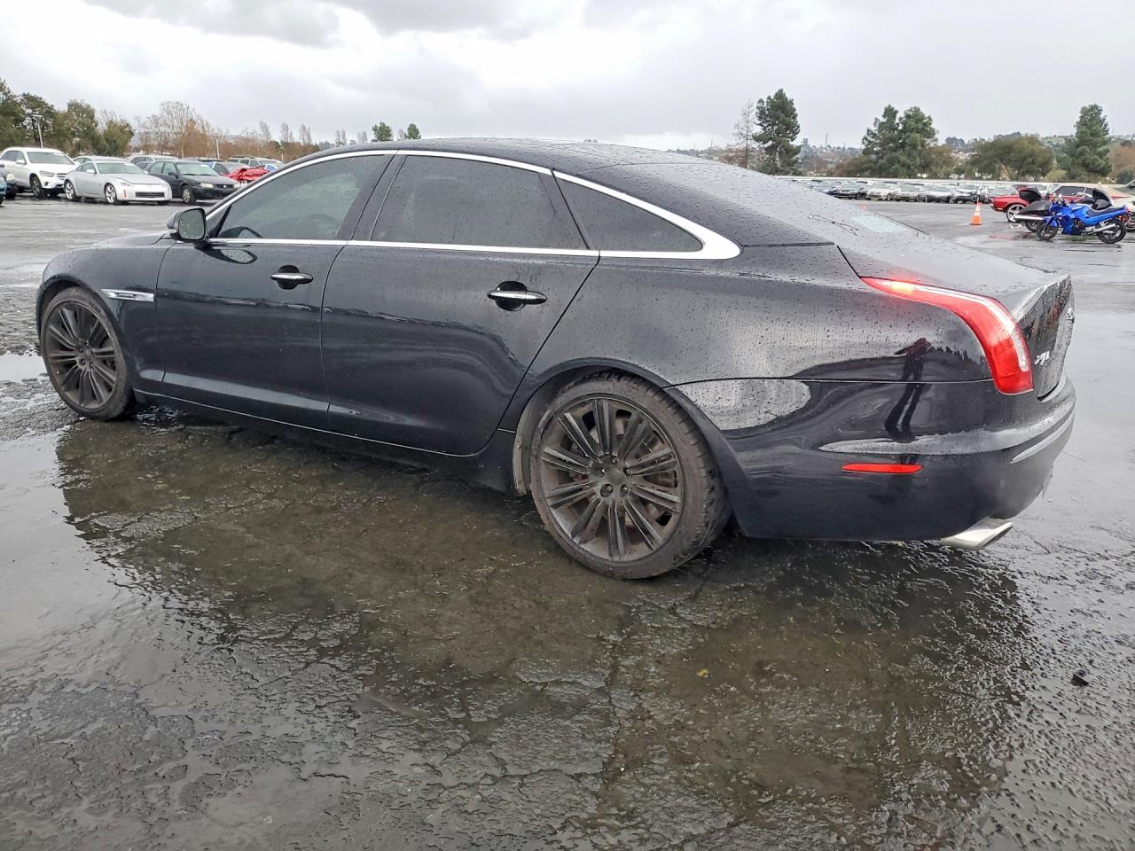 2012 JAGUAR Xj-Series