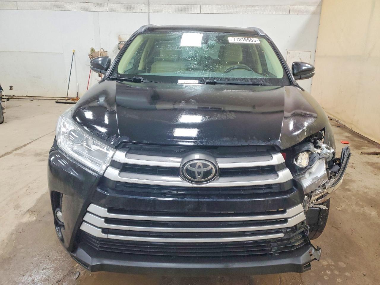 2017 TOYOTA HIGHLANDER