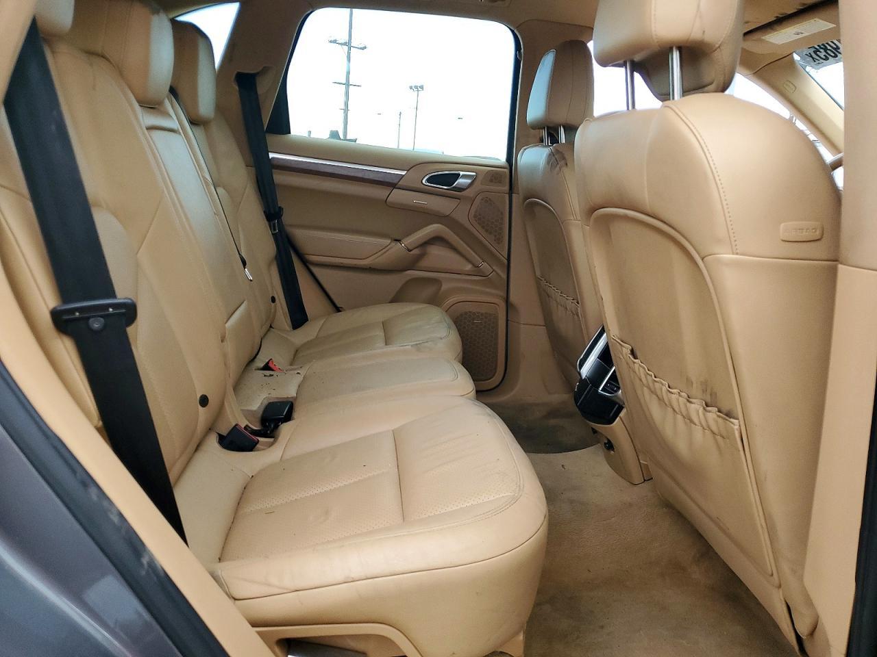 2011 PORSCHE CAYENNE