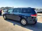 2011 TOYOTA SIENNA