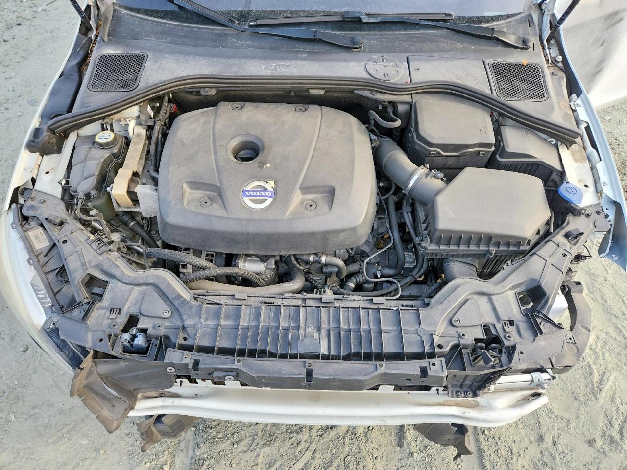 2015 VOLVO S60
