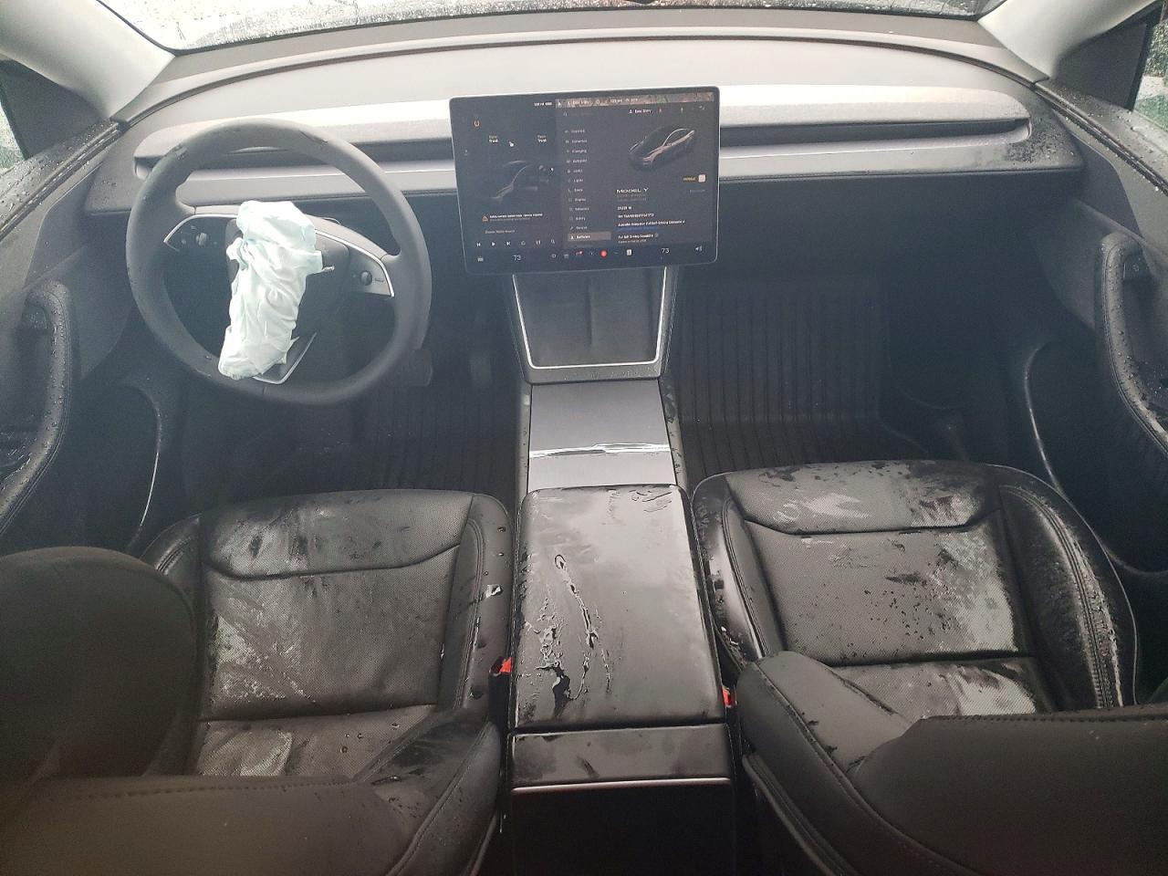 2026 TESLA MODEL Y