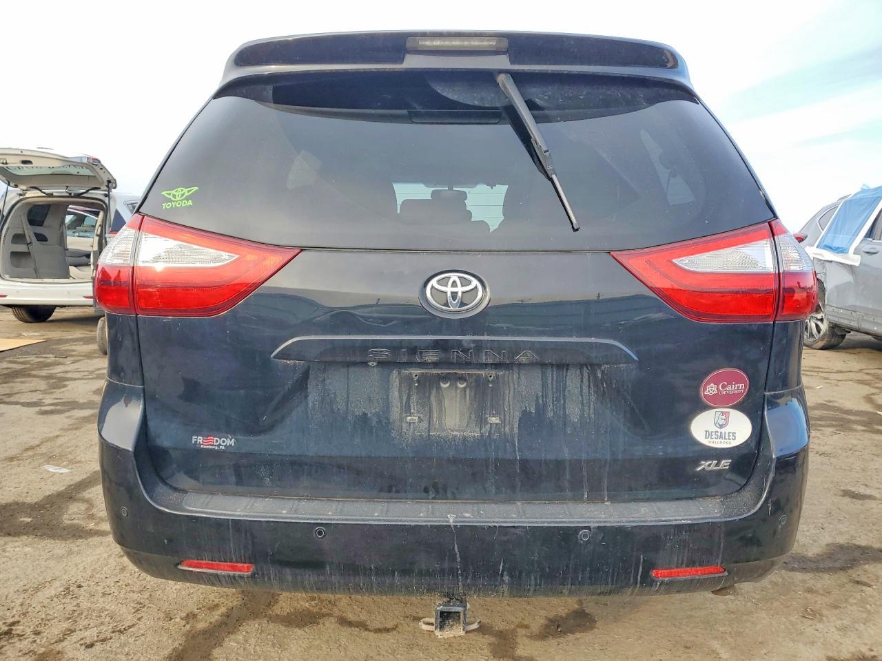 2017 TOYOTA SIENNA