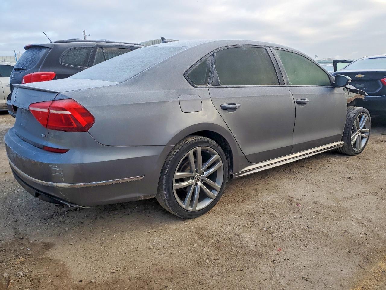 2018 VOLKSWAGEN Passat