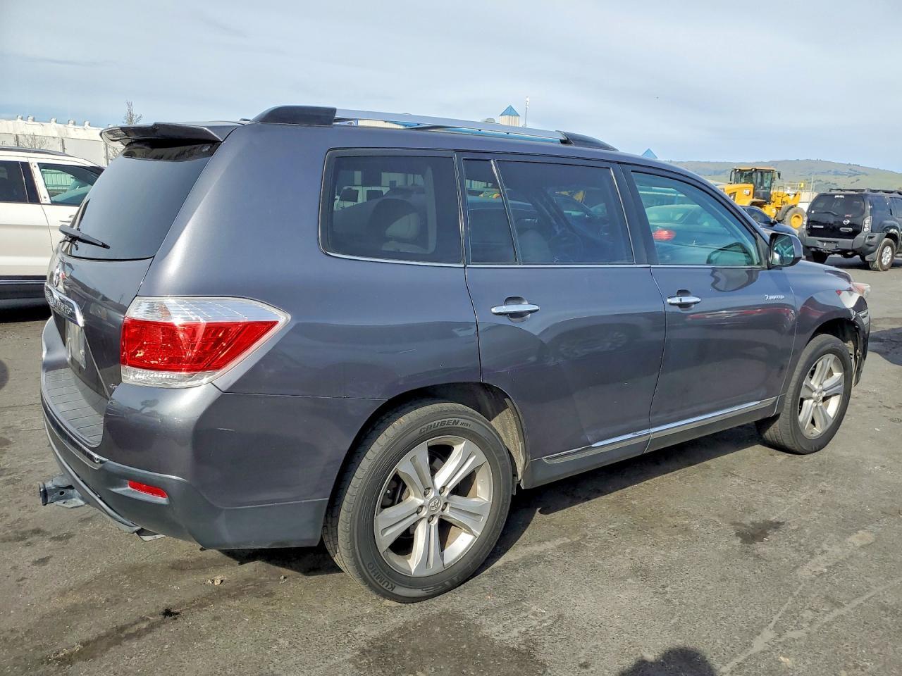 2013 TOYOTA HIGHLANDER