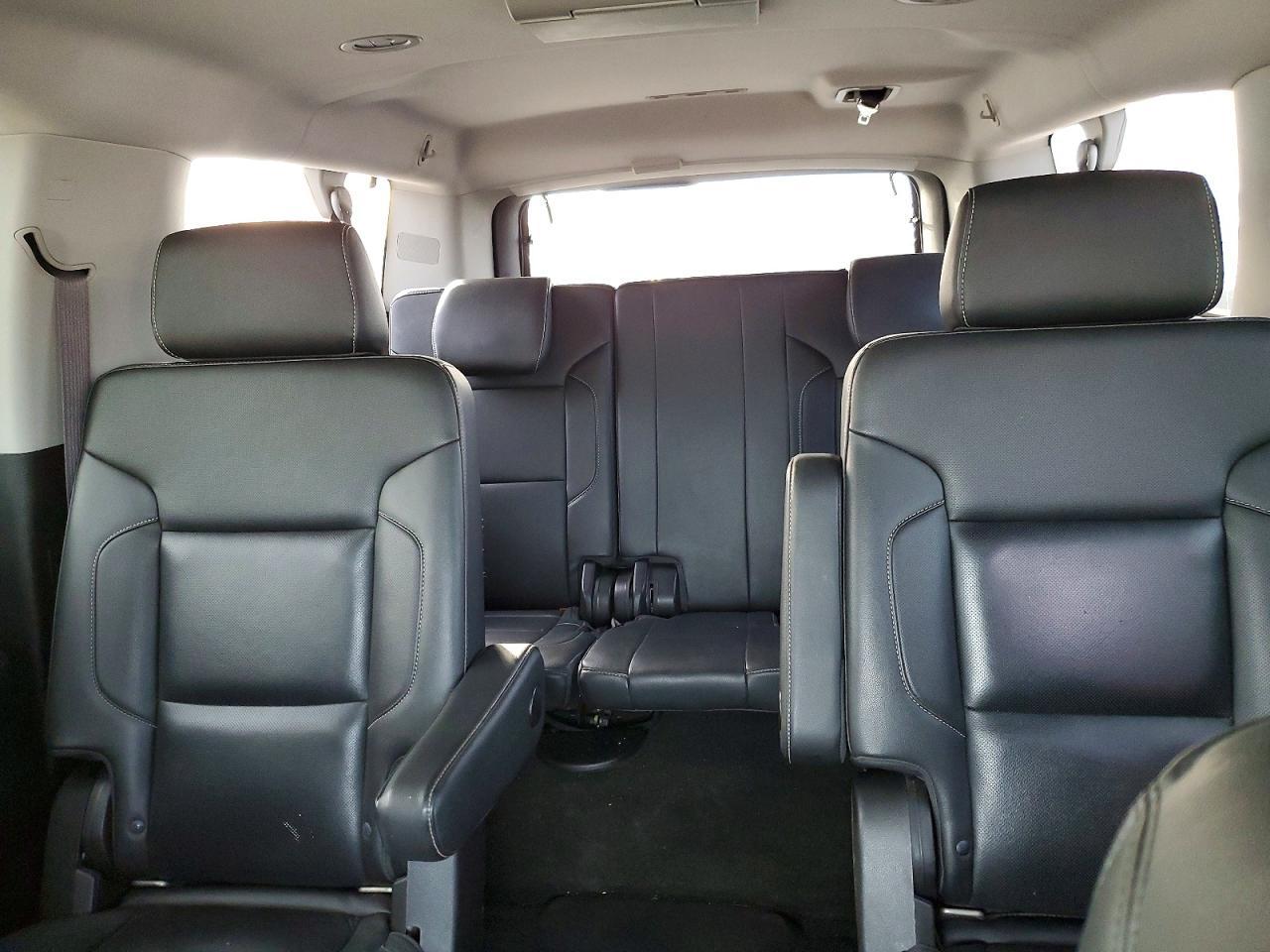 2016 CHEVROLET Suburban