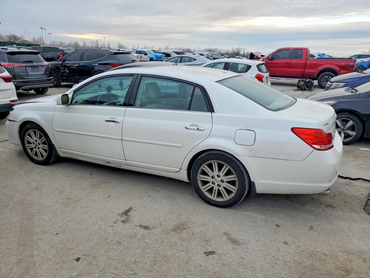 2010 TOYOTA Avalon