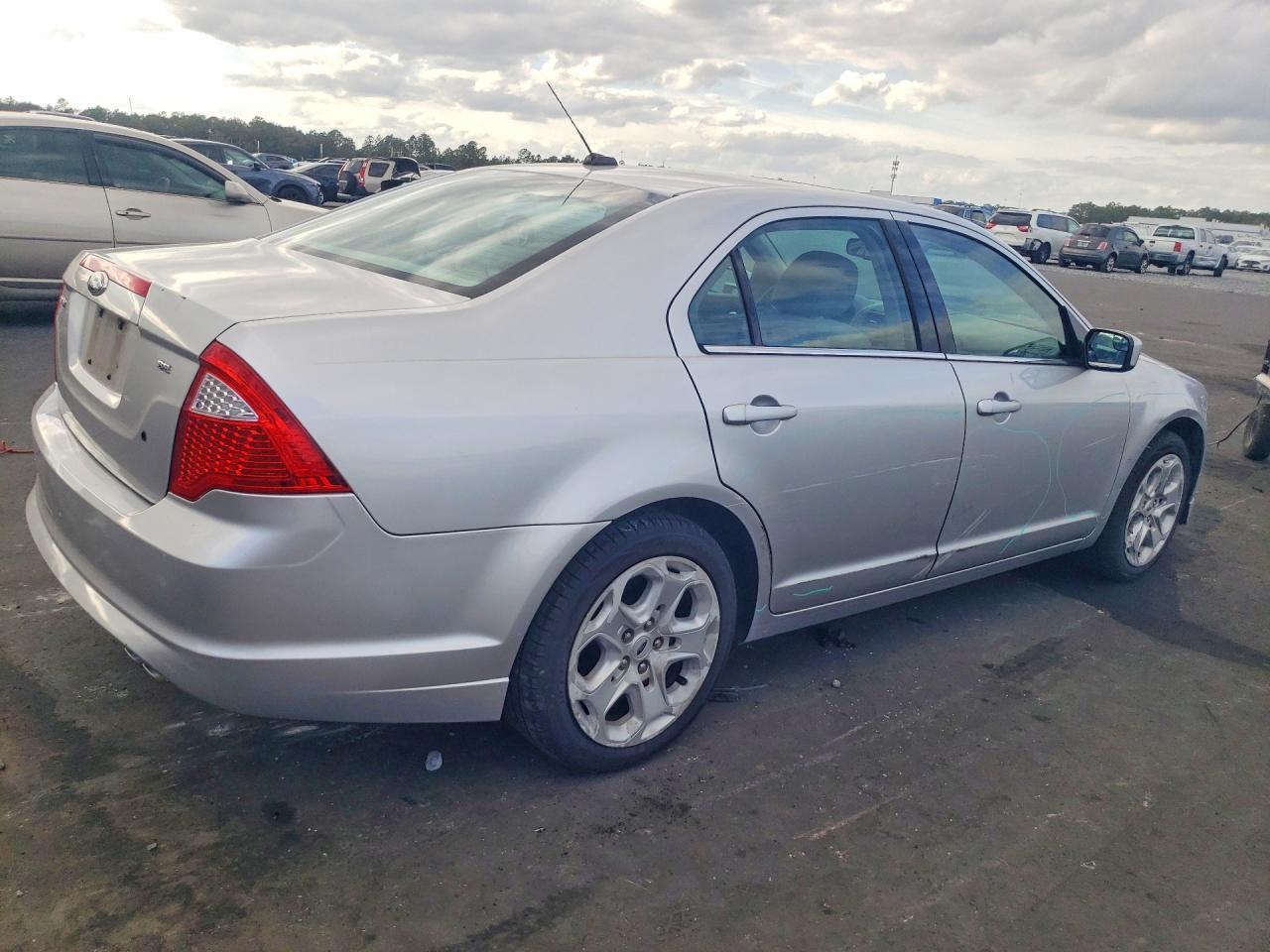 2011 FORD FUSION