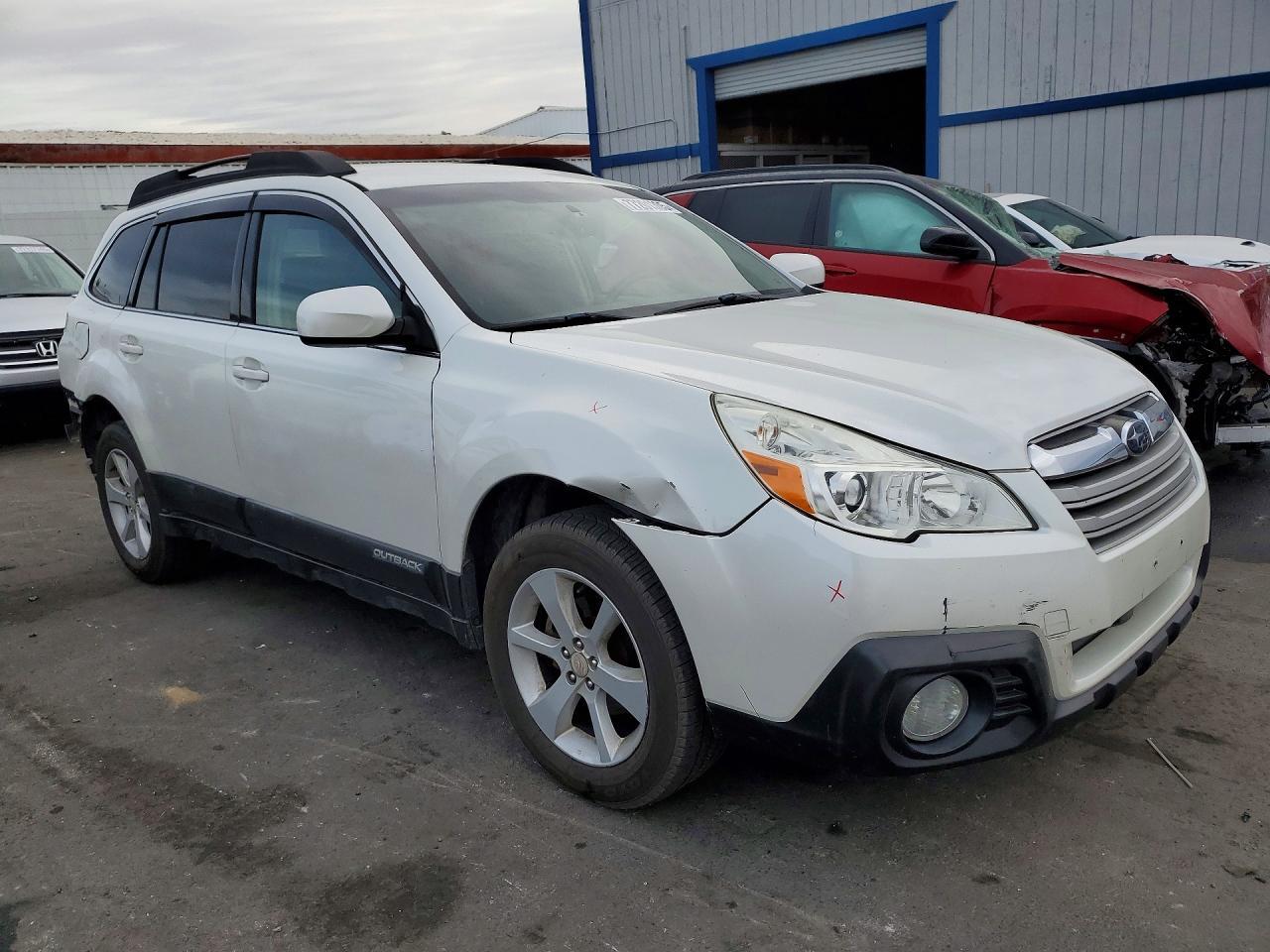 2013 SUBARU Outback