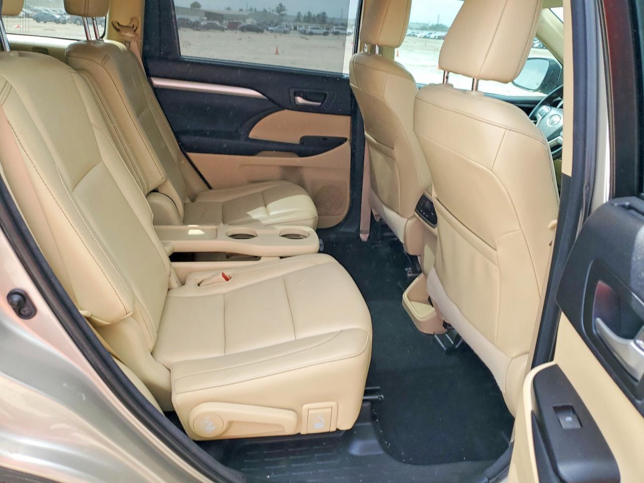2015 TOYOTA HIGHLANDER