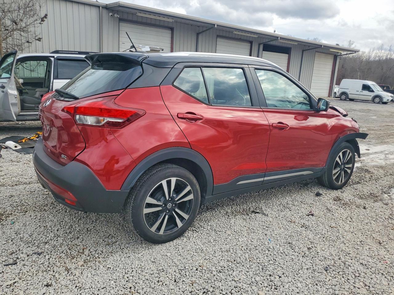 2019 NISSAN KICKS