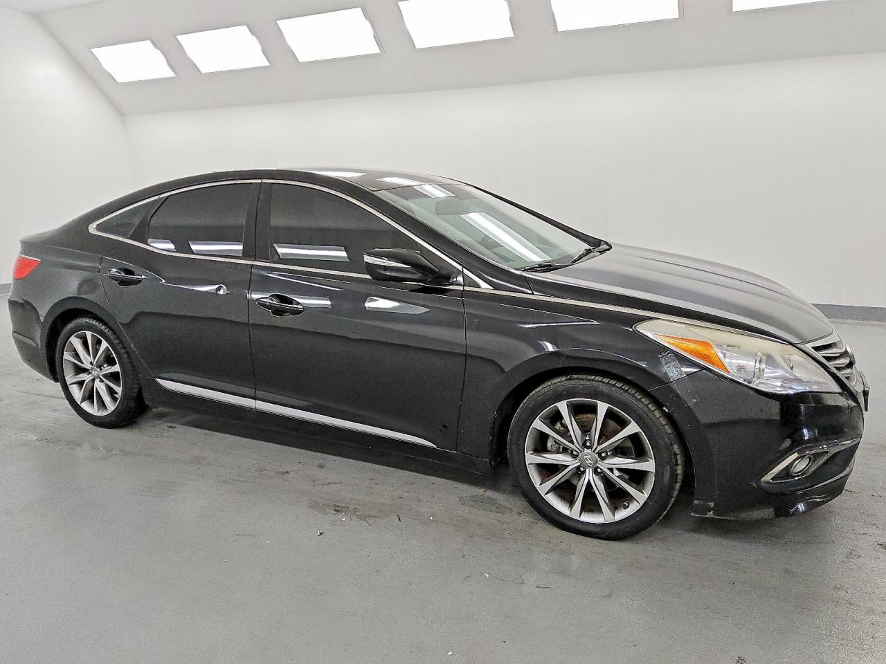 2016 HYUNDAI Azera