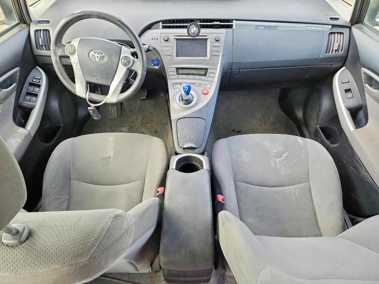 2012 TOYOTA Prius Plug-In