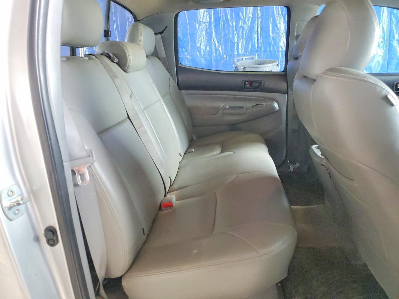 2011 TOYOTA TACOMA