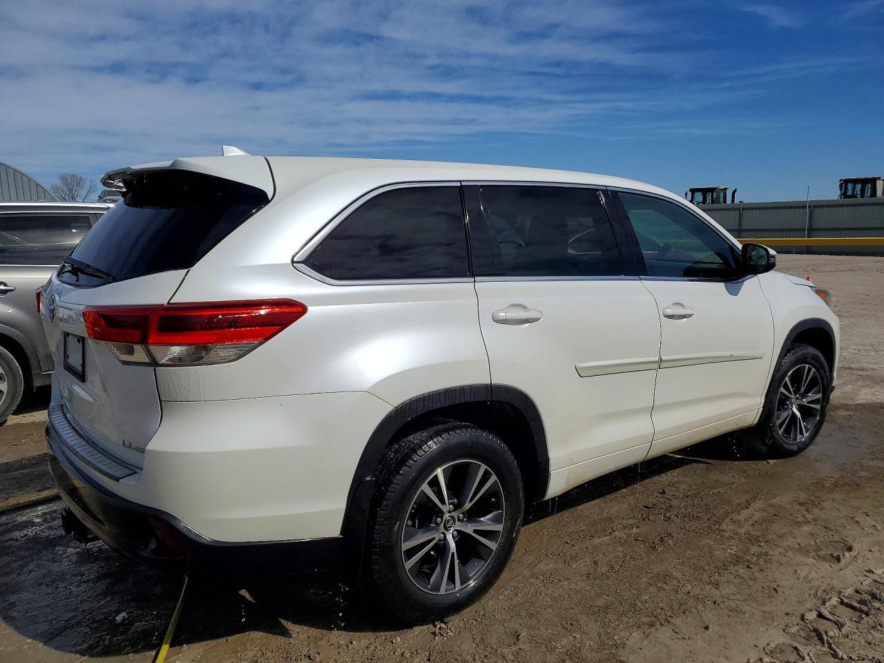2017 TOYOTA HIGHLANDER