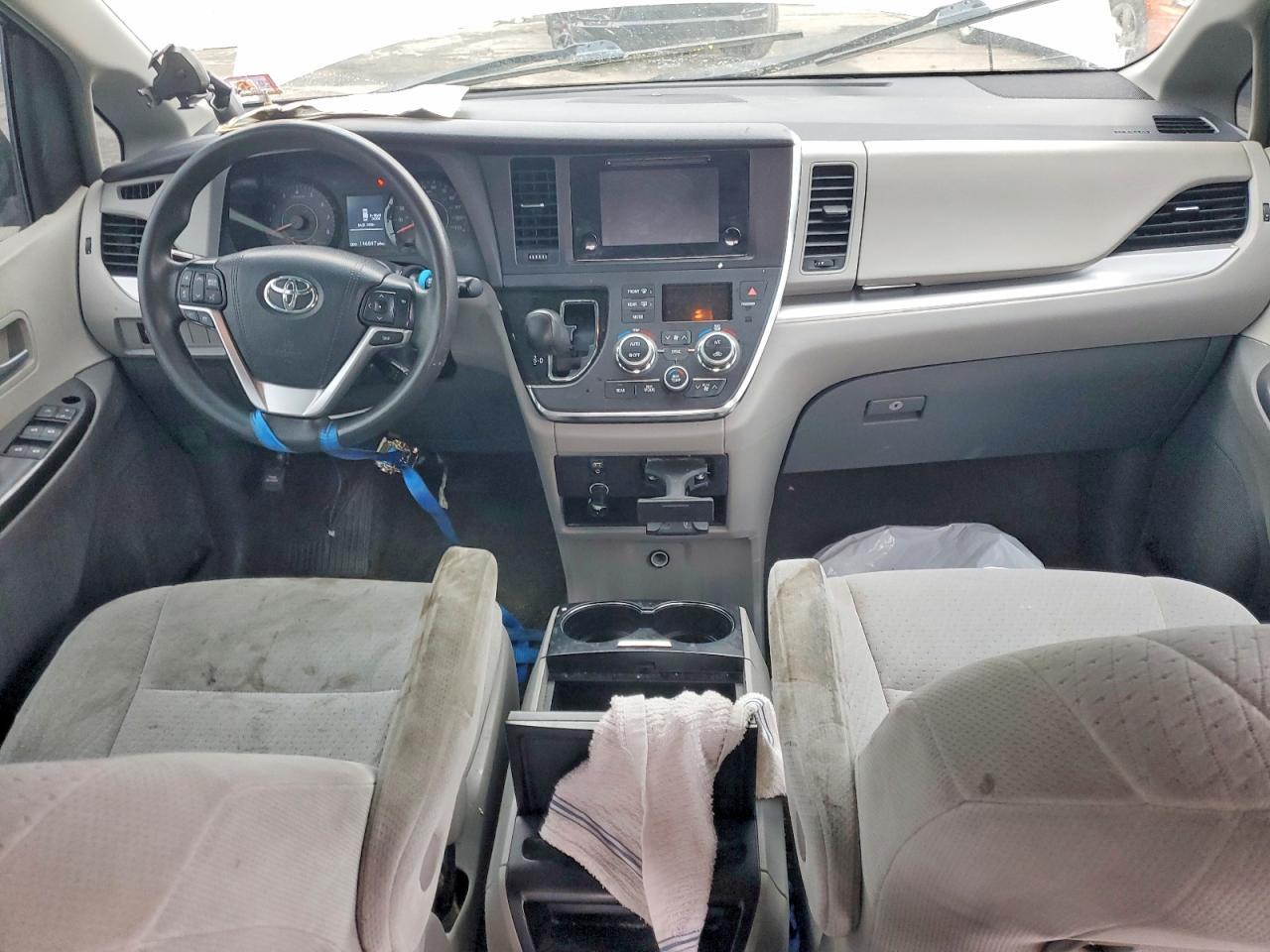 2015 TOYOTA SIENNA