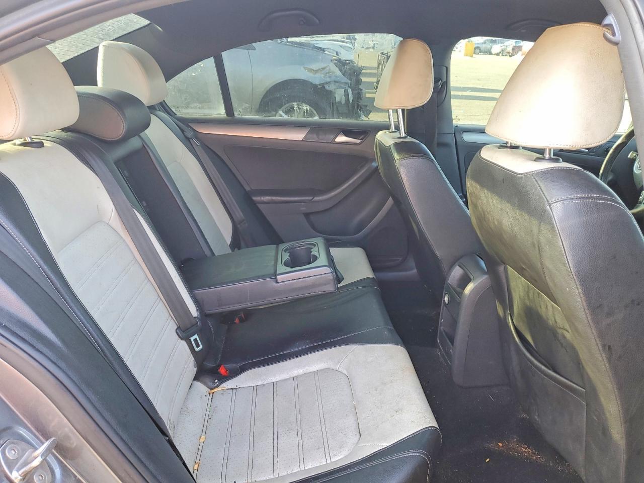 2016 VOLKSWAGEN JETTA