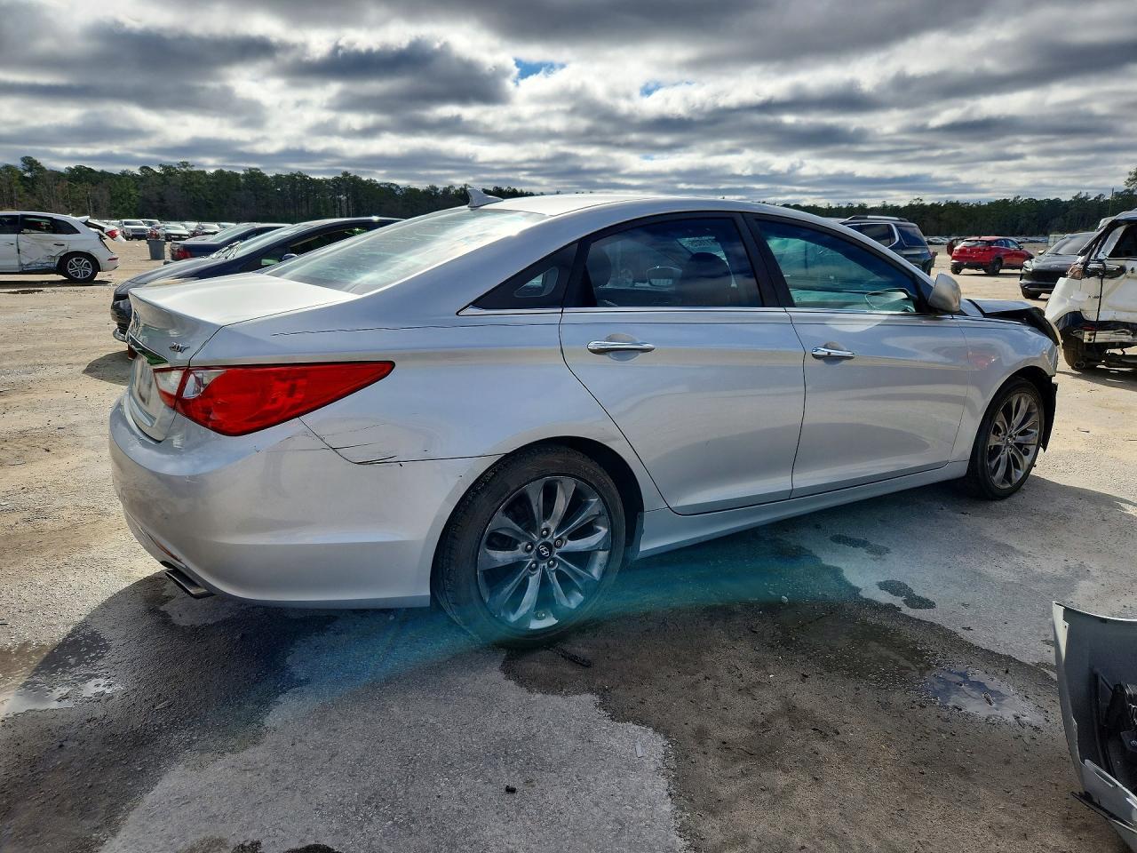 2011 HYUNDAI SONATA