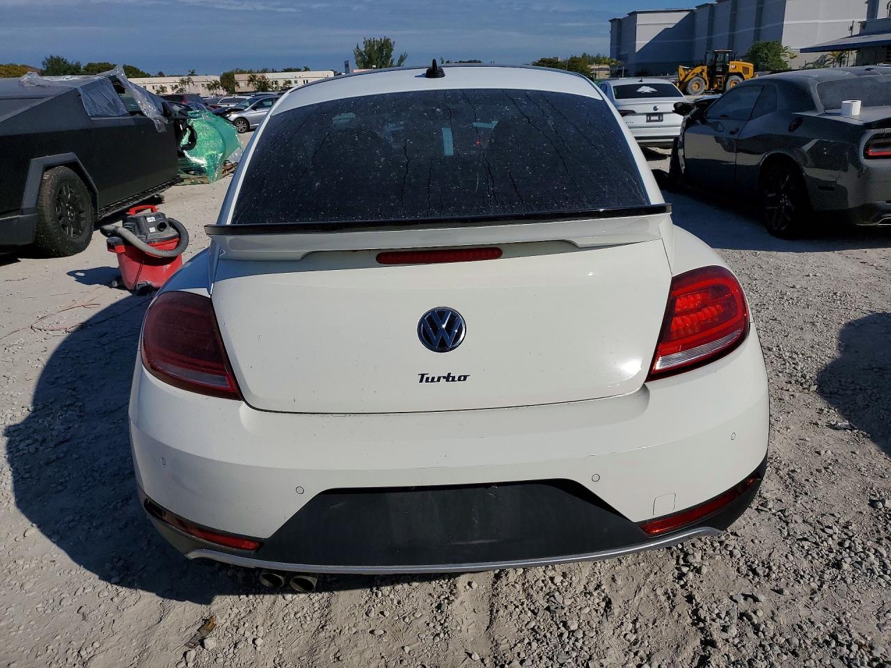 2017 VOLKSWAGEN Beetle