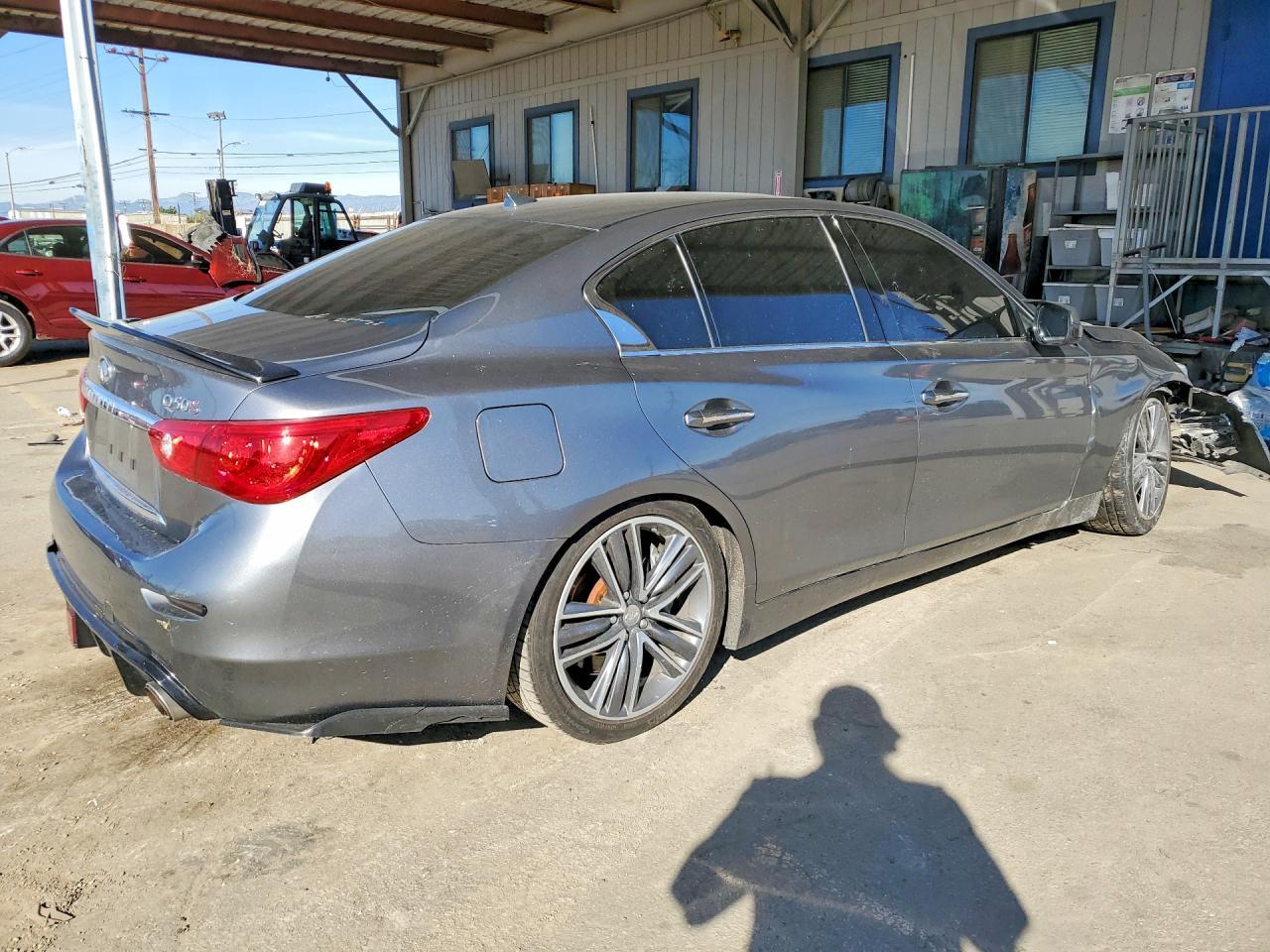 2015 INFINITI Q50