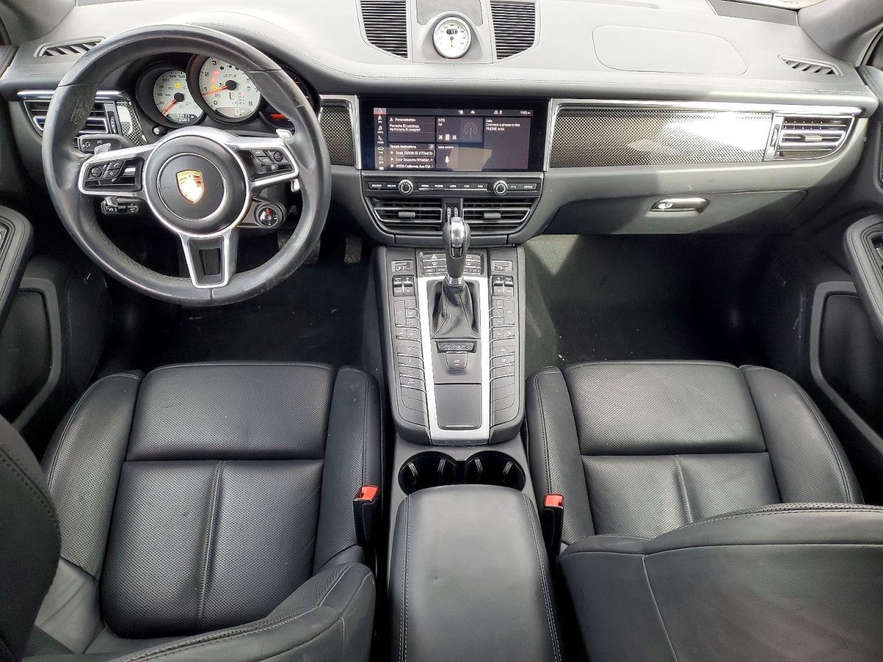 2021 PORSCHE Macan