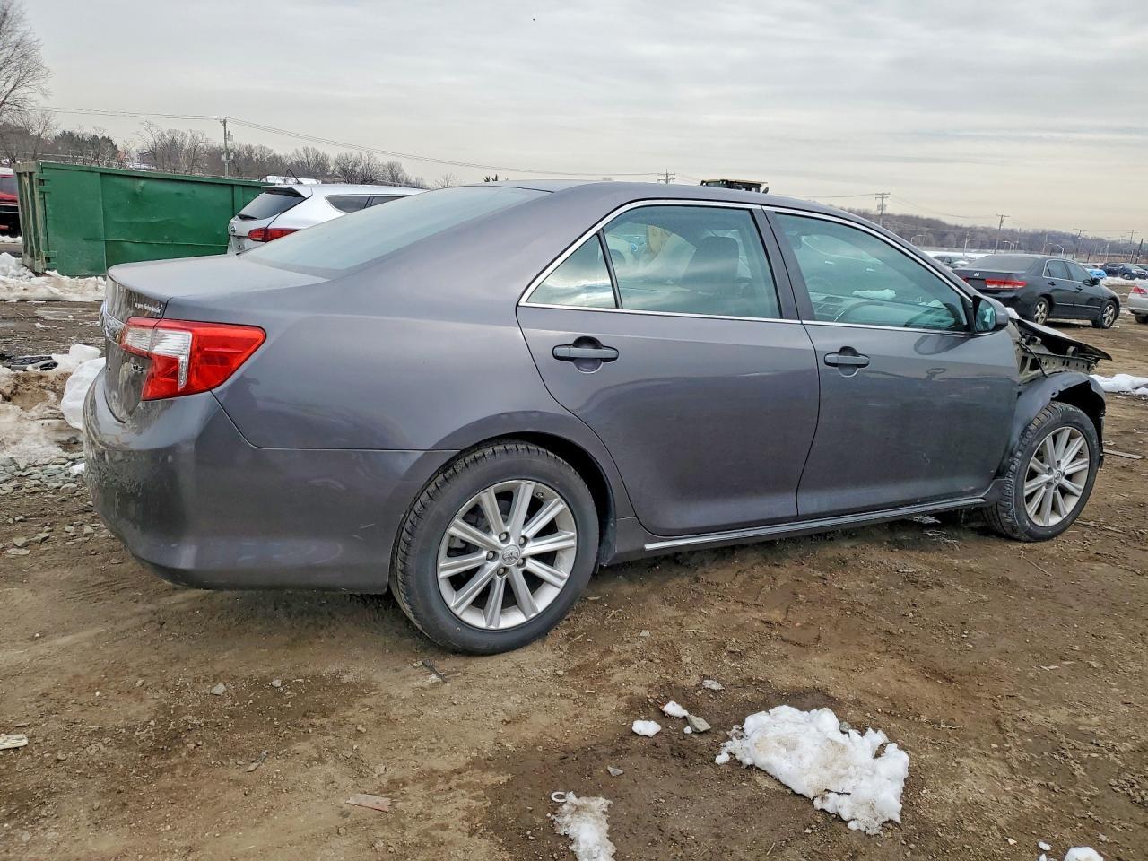 2014 TOYOTA CAMRY