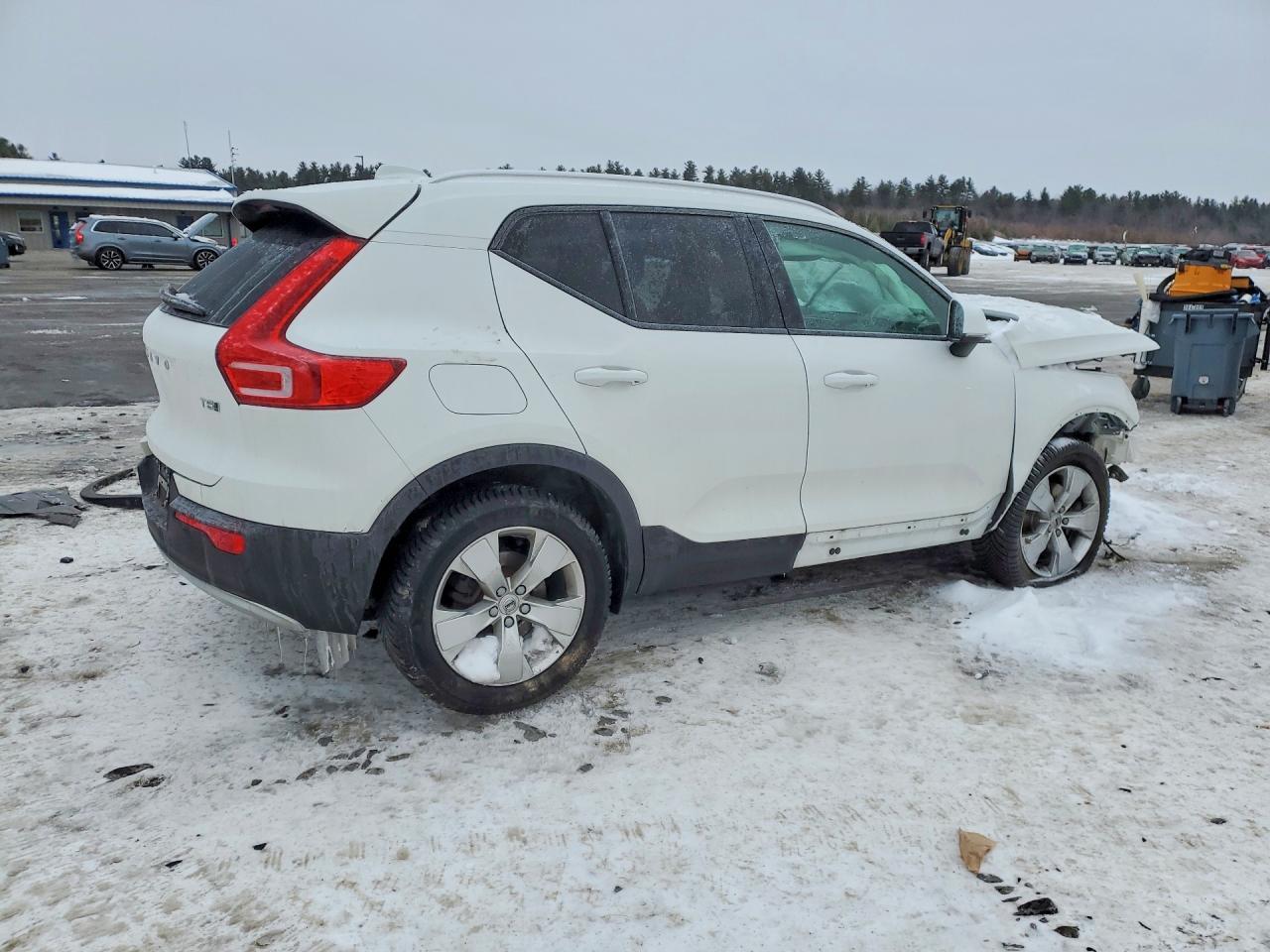 2019 VOLVO XC40