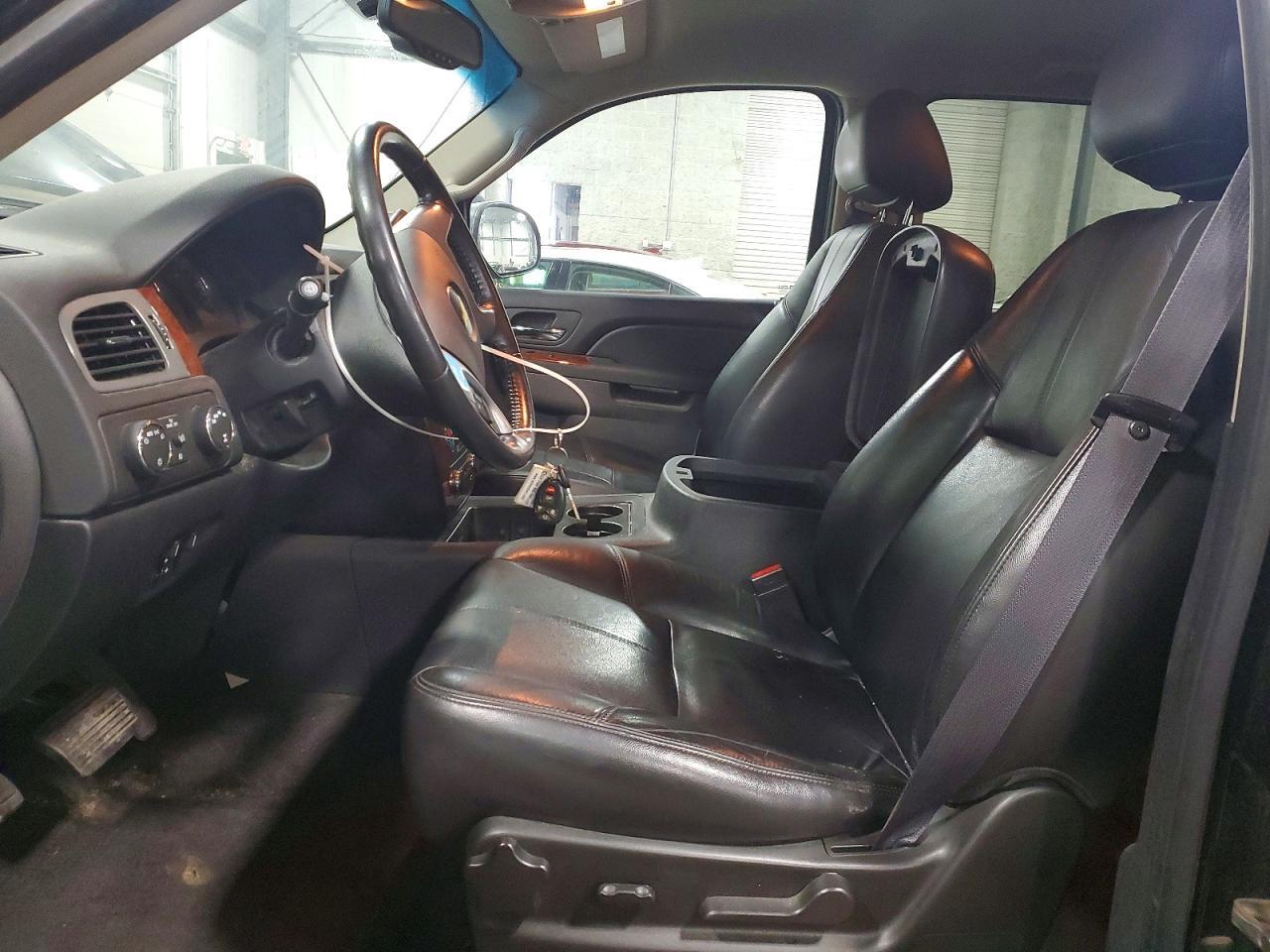 2011 CHEVROLET Tahoe