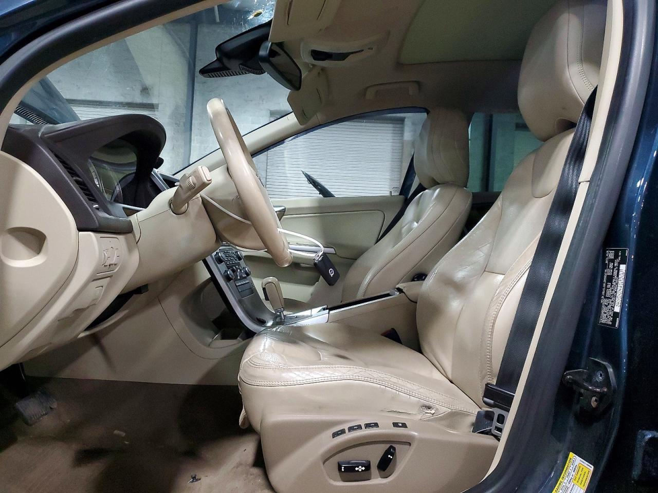 2010 VOLVO XC60