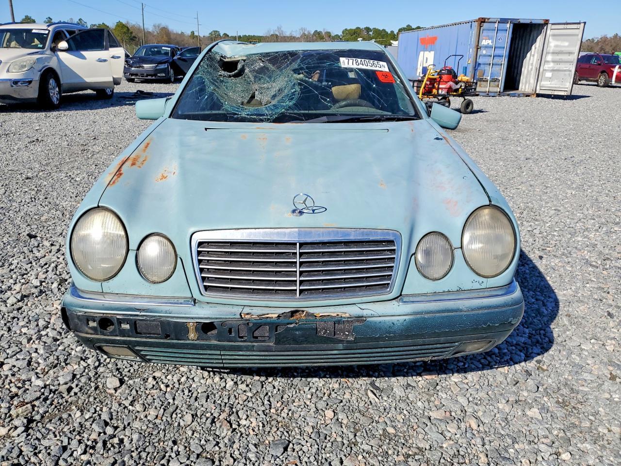 1996 MERCEDES-BENZ E-Class