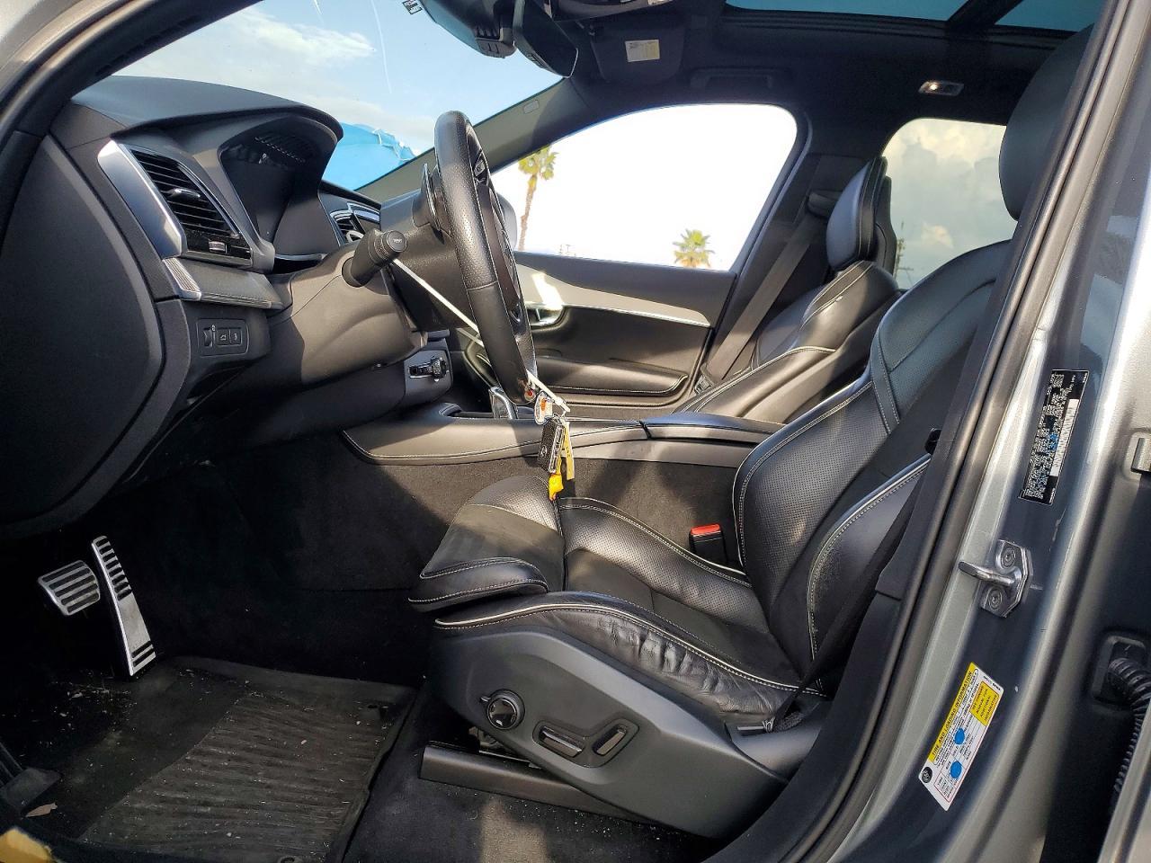 2016 VOLVO XC90