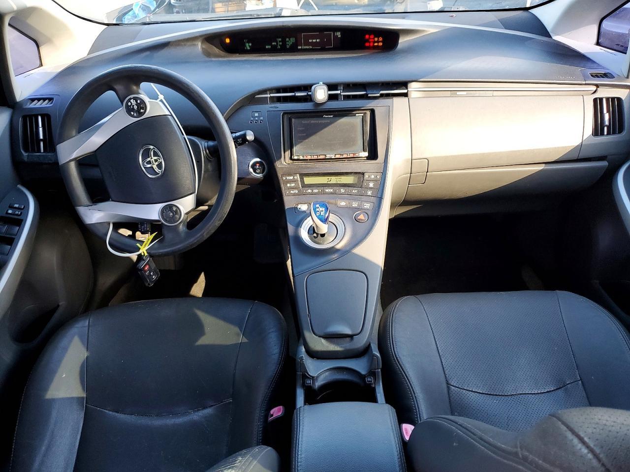 2011 TOYOTA PRIUS