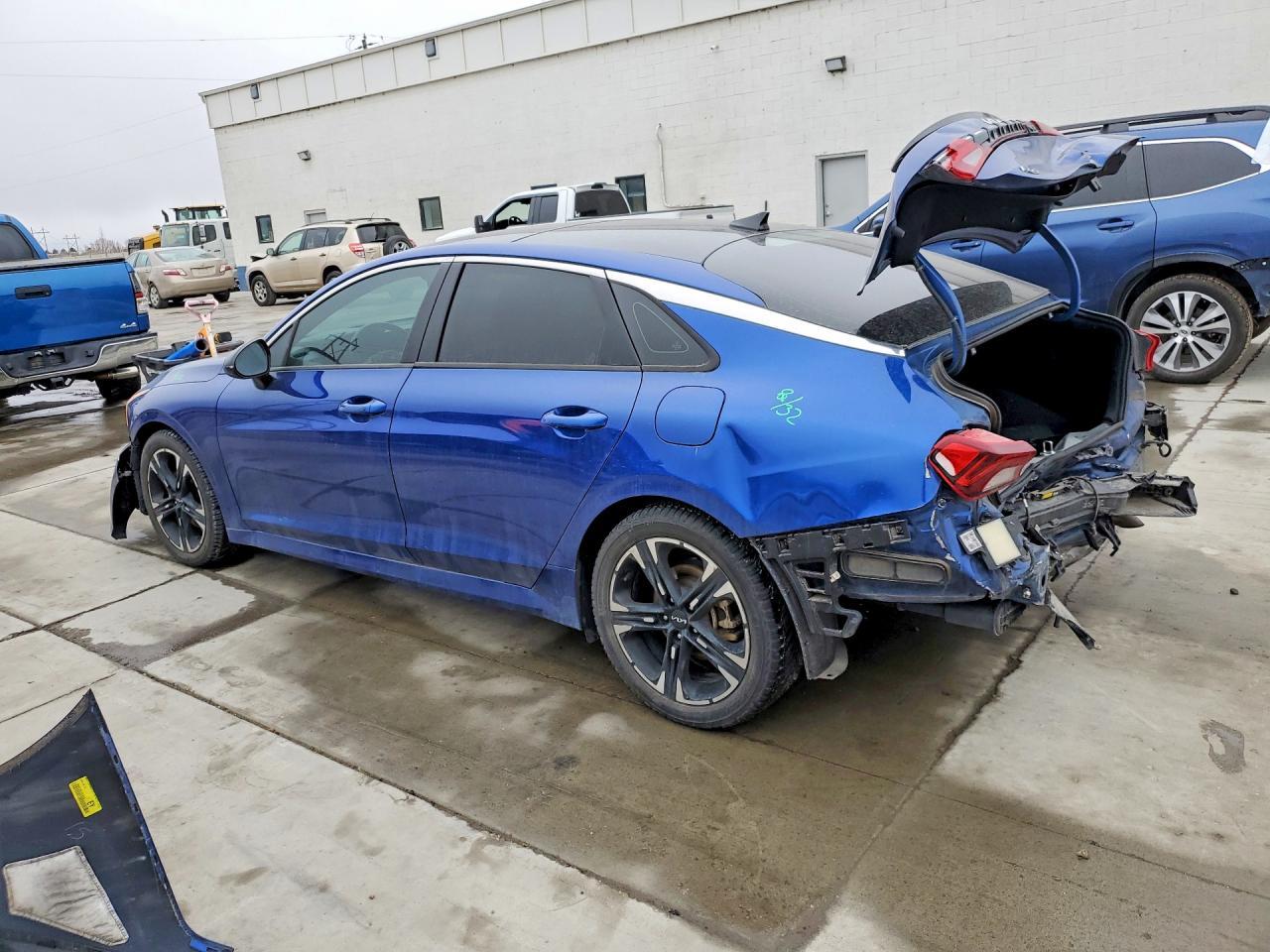 2022 KIA K5