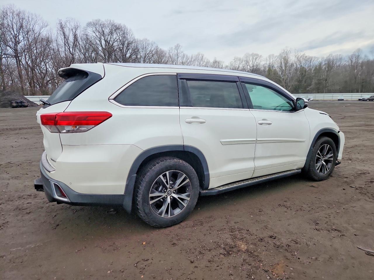 2017 TOYOTA HIGHLANDER