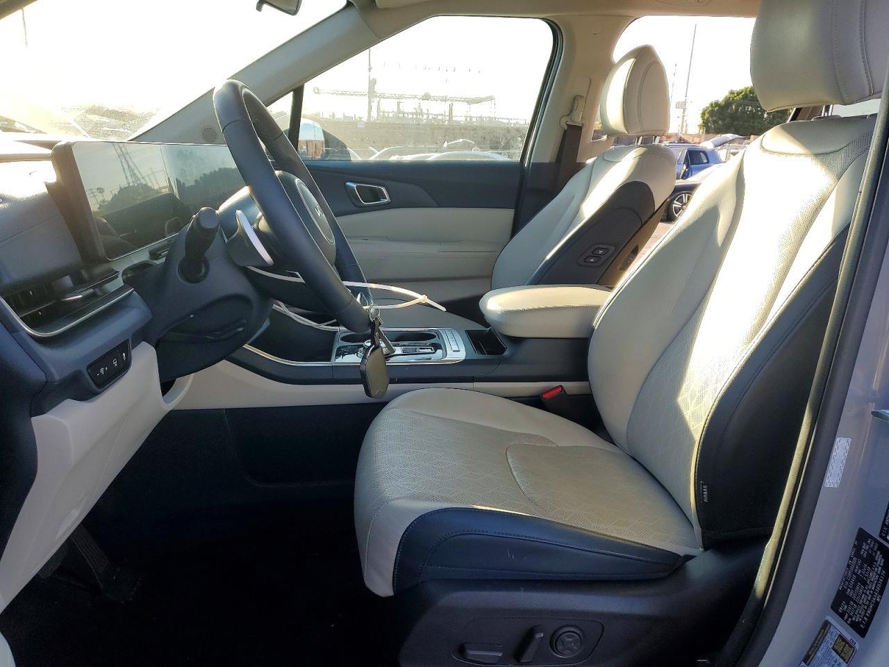 2025 KIA Carnival