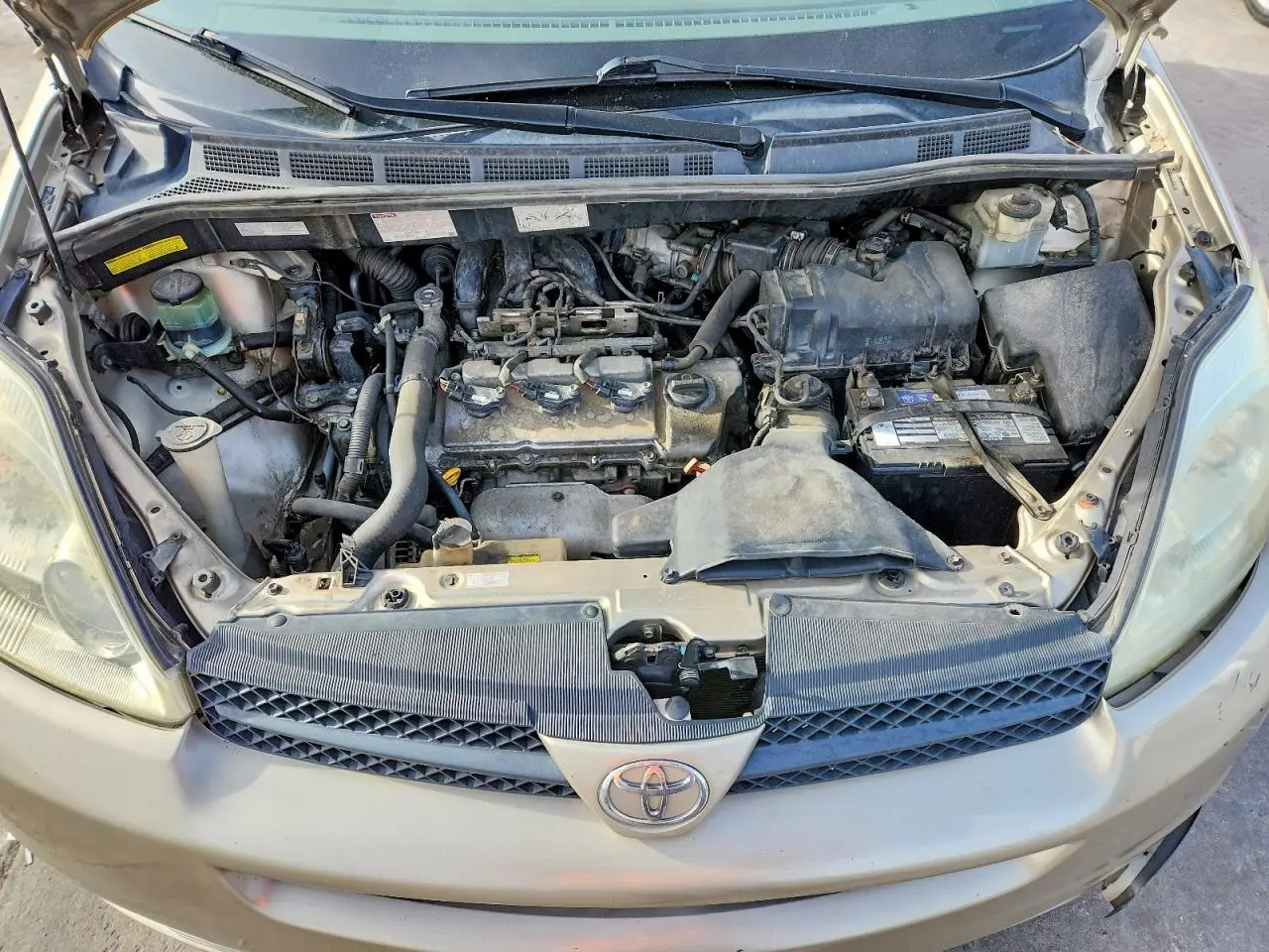 2005 TOYOTA SIENNA