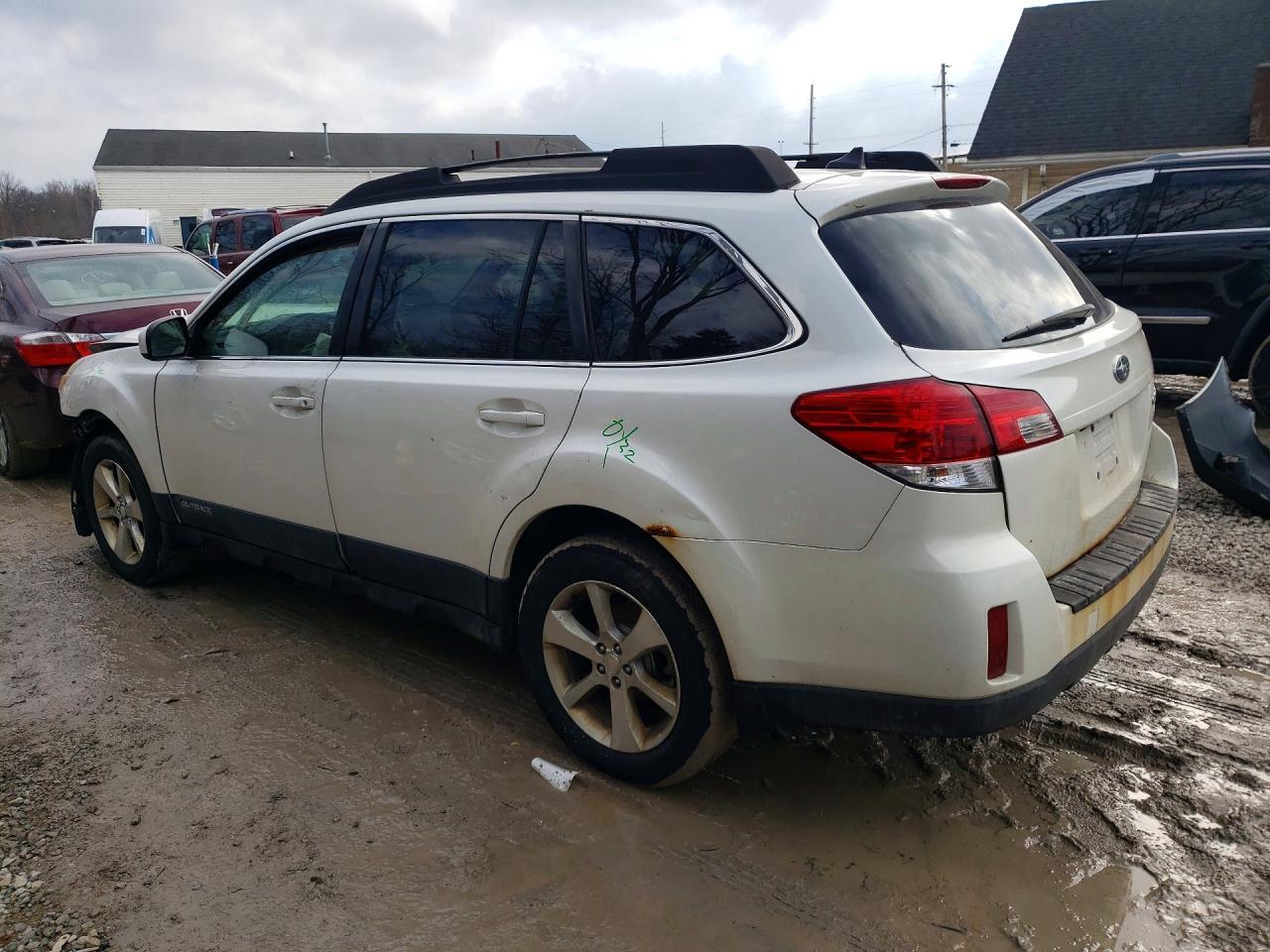 2014 SUBARU Outback