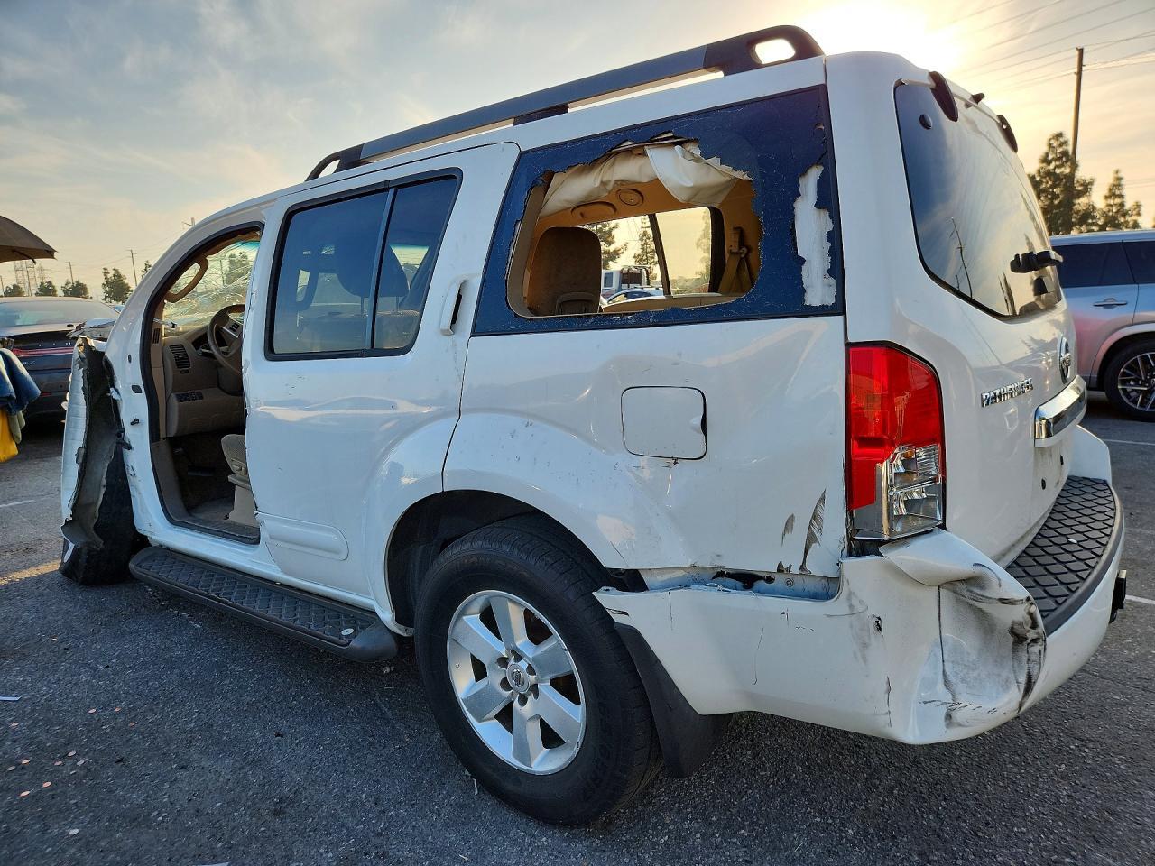 2012 NISSAN PATHFINDER