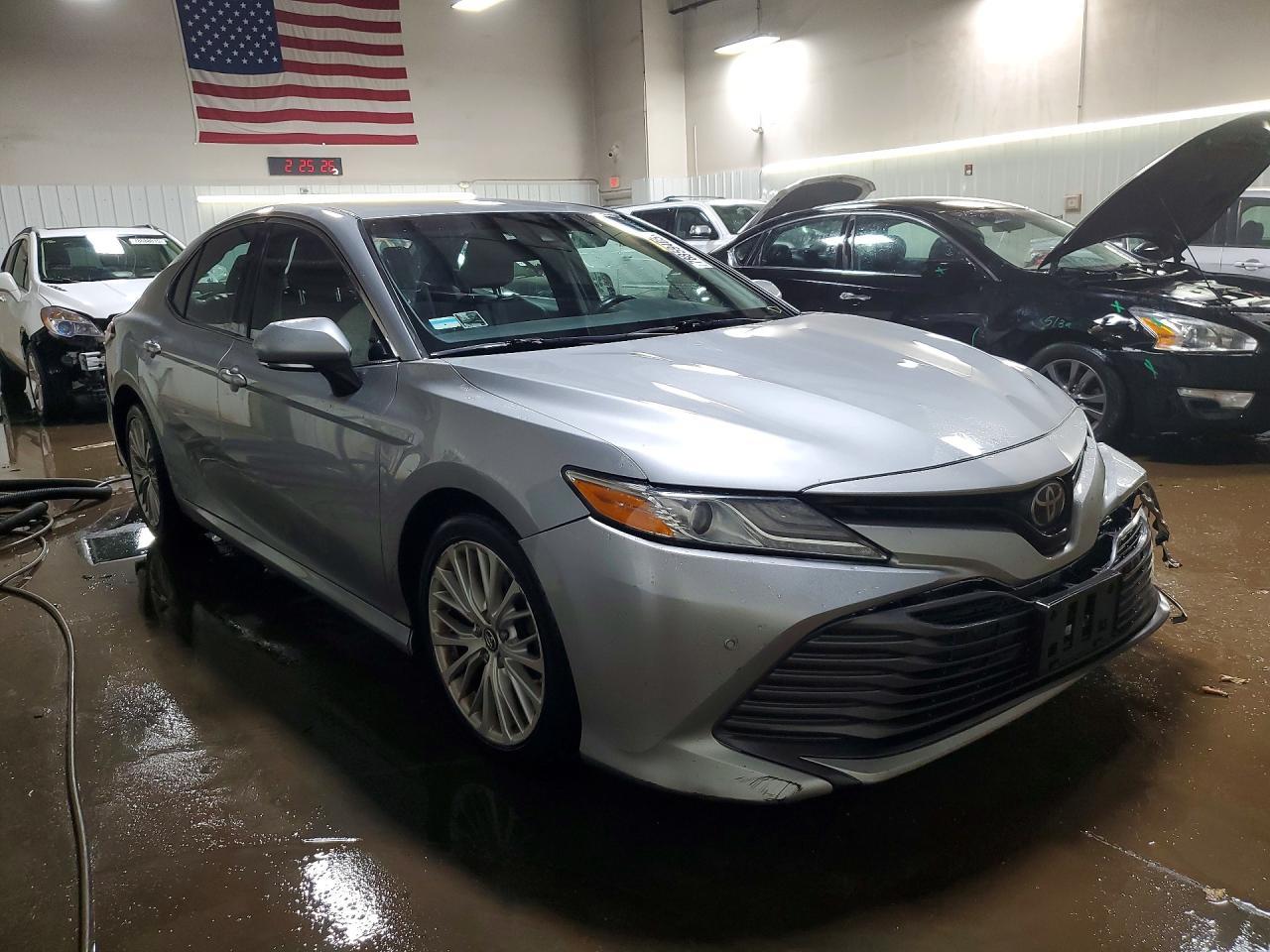 2018 TOYOTA CAMRY
