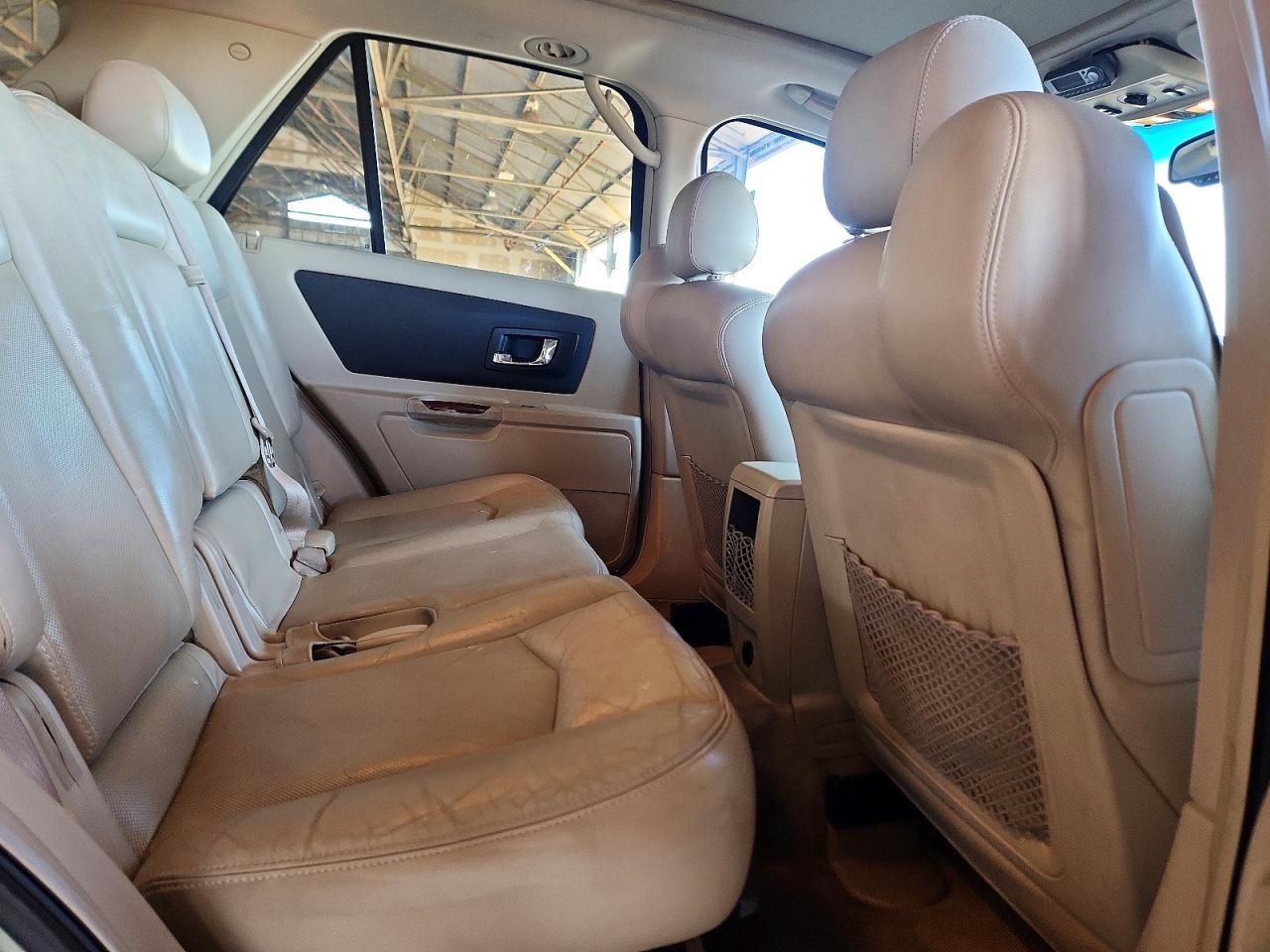 2004 CADILLAC SRX