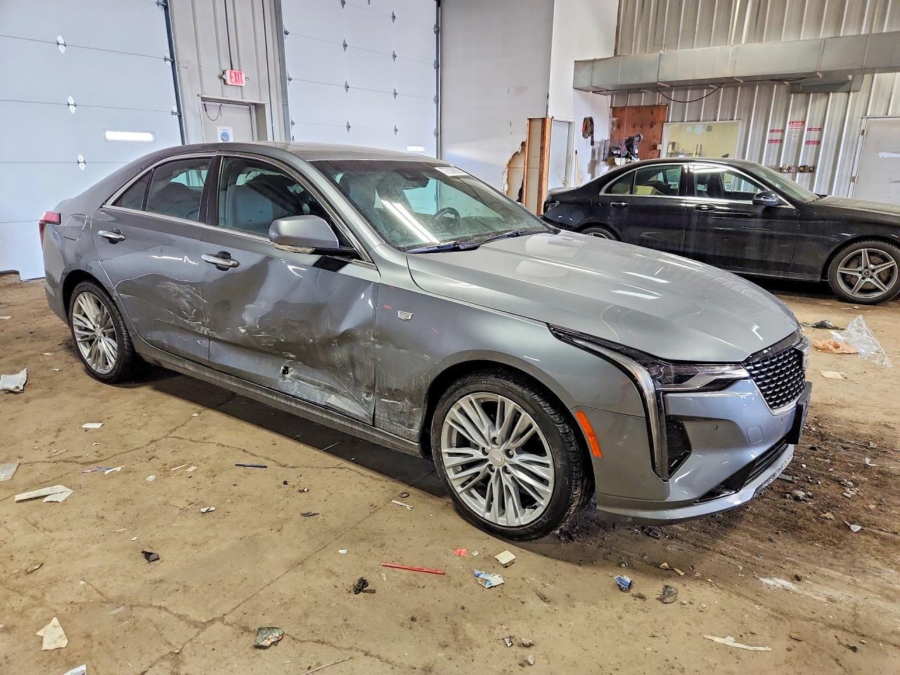 2022 CADILLAC CT4