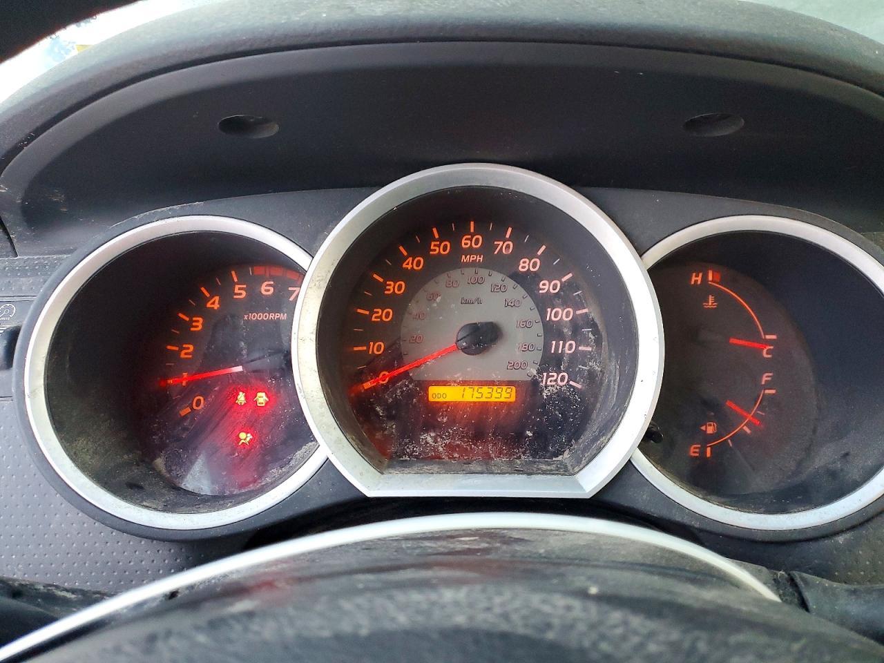 2011 TOYOTA TACOMA