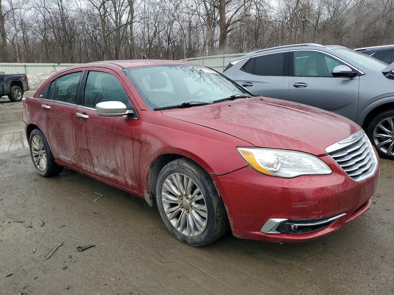 2013 CHRYSLER 200