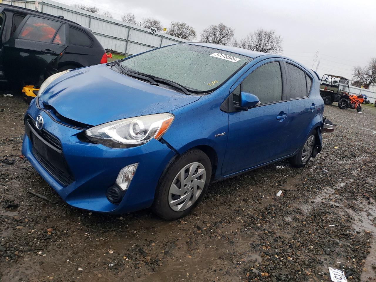 2015 TOYOTA Prius c