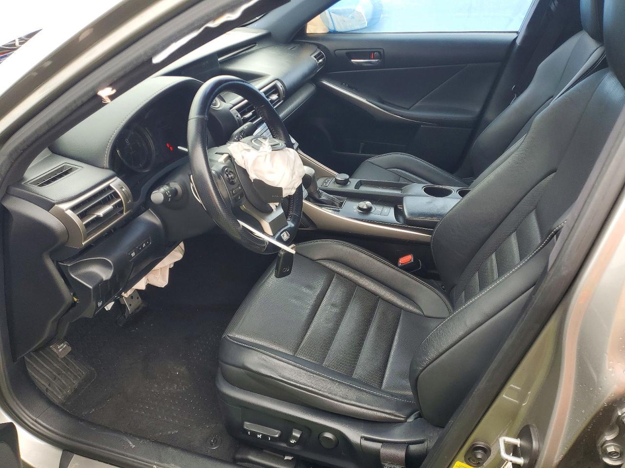 2016 LEXUS IS 200t