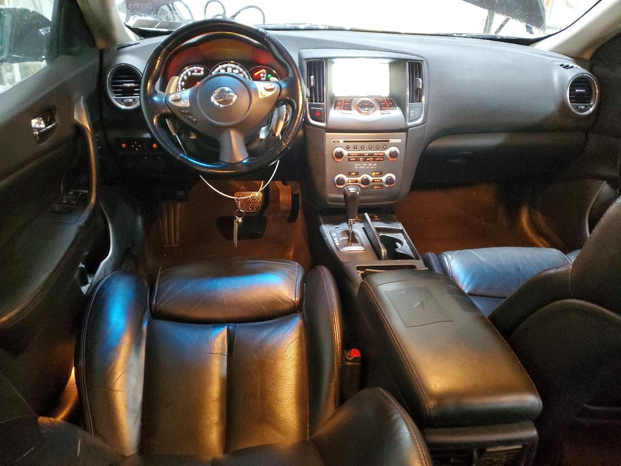 2010 NISSAN Maxima