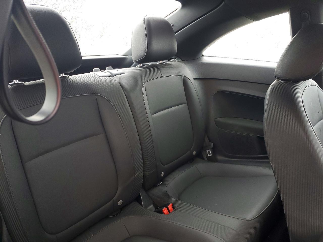 2016 VOLKSWAGEN Beetle