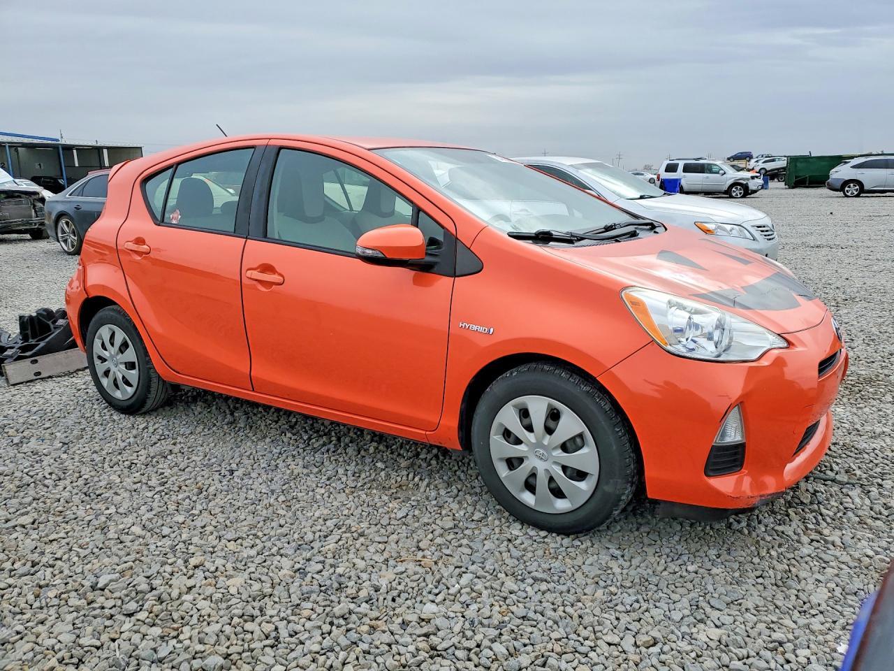2014 TOYOTA Prius c