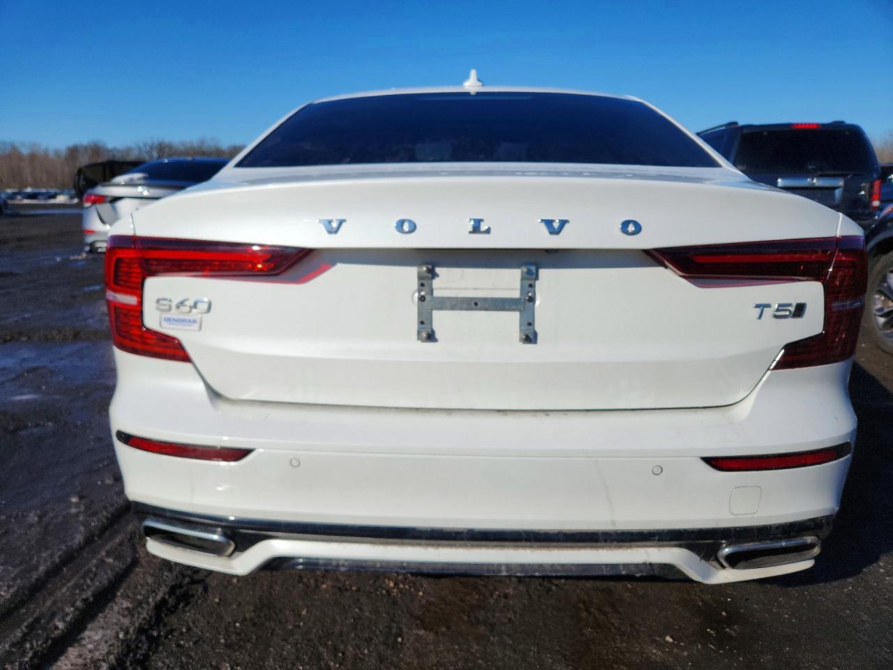 2021 VOLVO S60